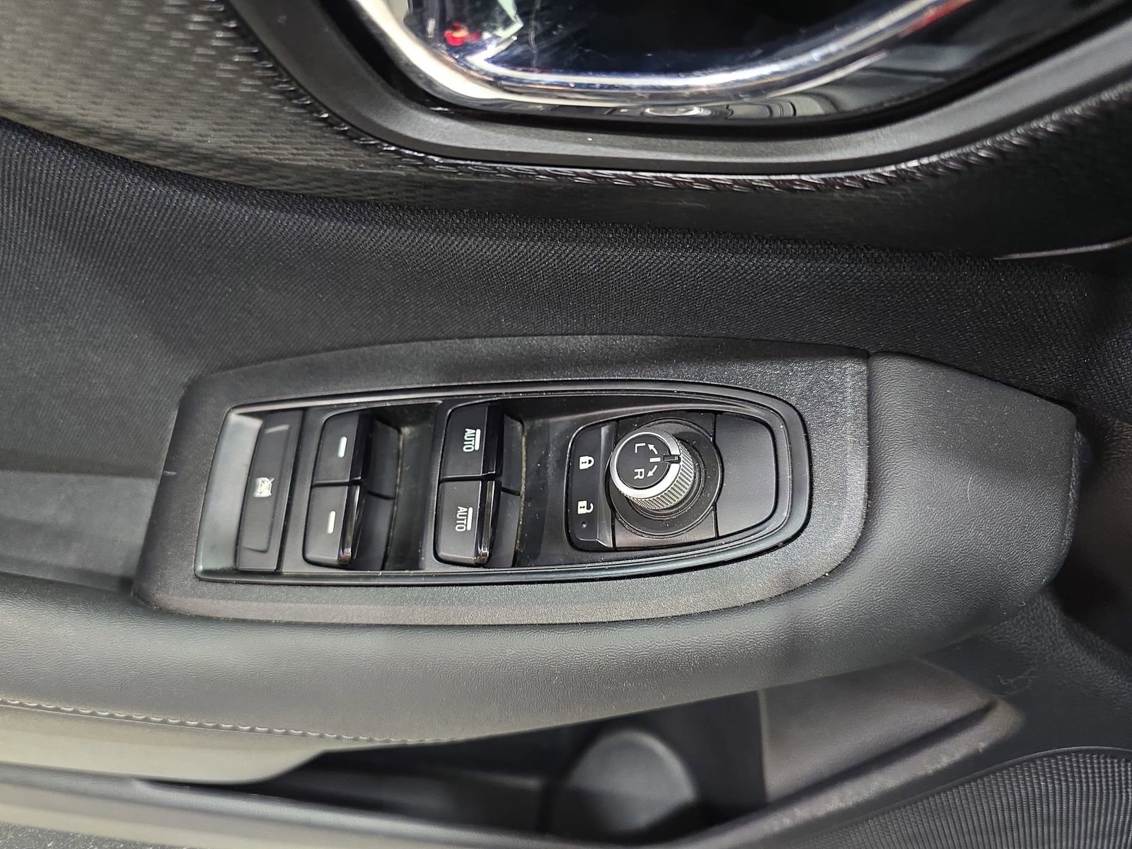 Used 2020 Subaru Outback Premium image 28