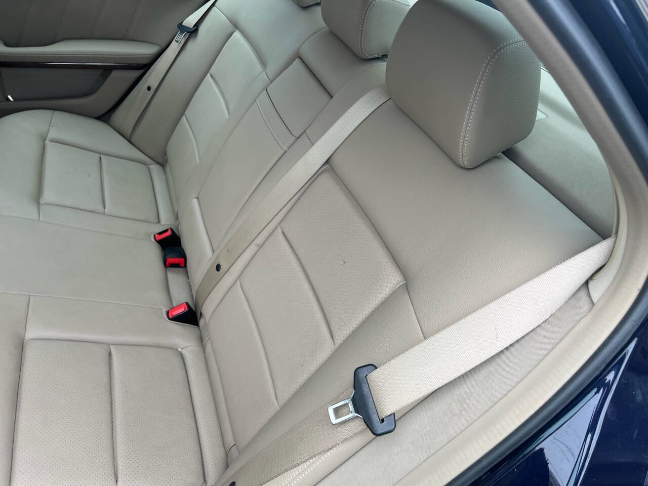 Used 2011 Mercedes-Benz E 350 4MATIC Sedan image 8