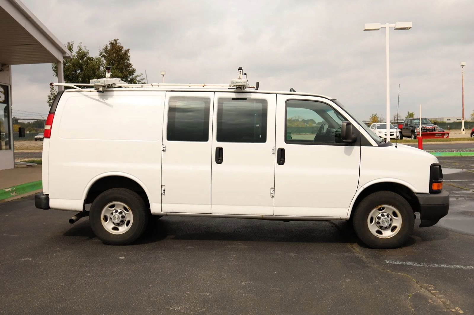 Used 2013 Chevrolet Express 2500 image 4