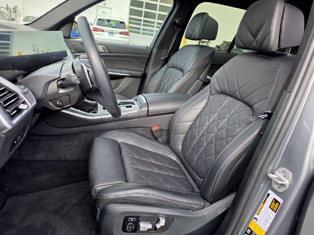 Used 2024 BMW X5 xDrive40i AWD/4WD image 18