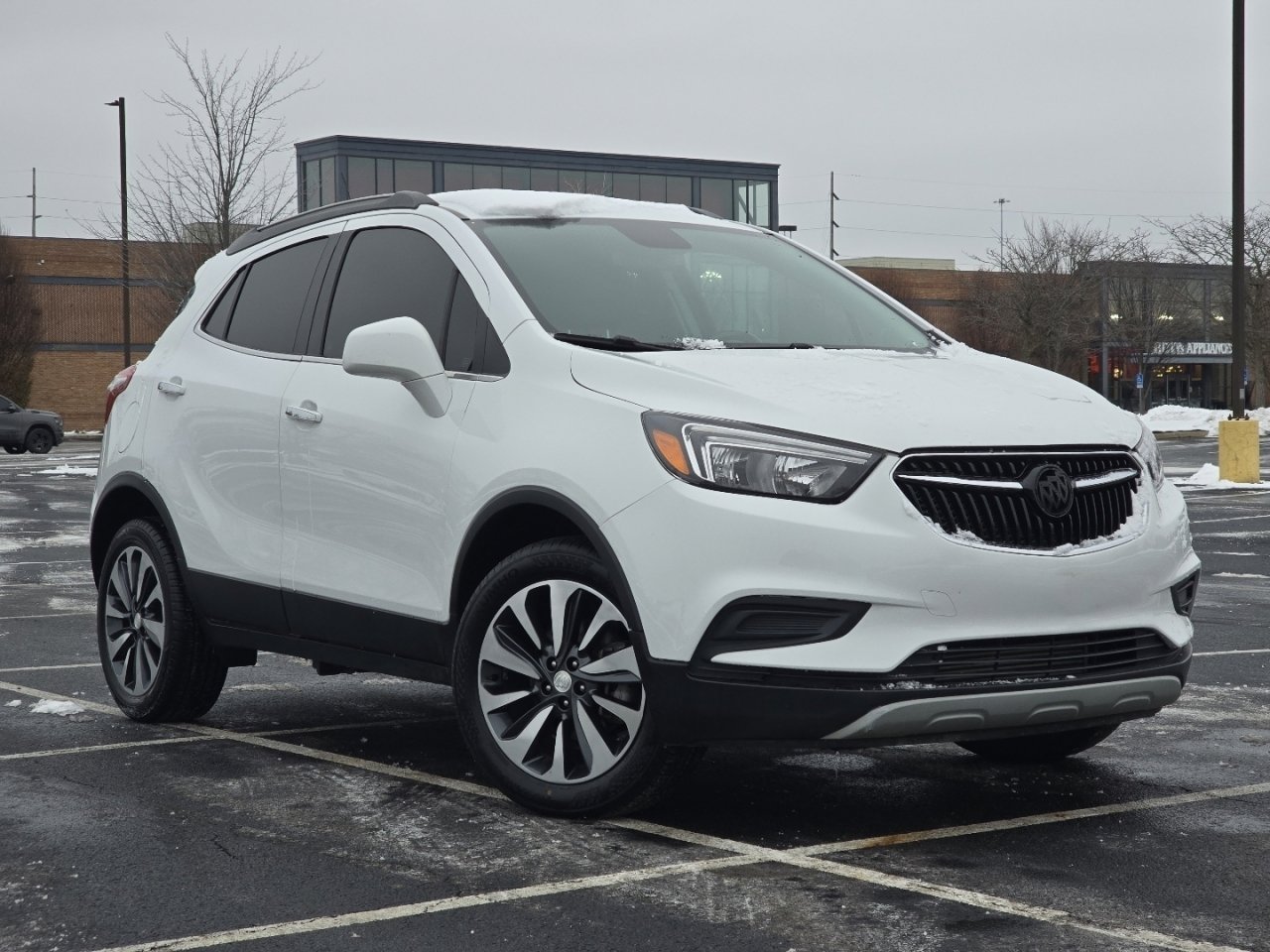 Used 2021 Buick Encore Preferred image 2