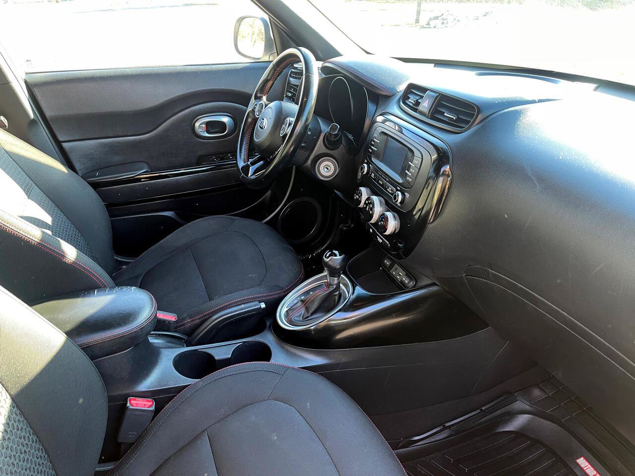 Used 2016 Kia Soul + w/ Soulful Package FWD image 34