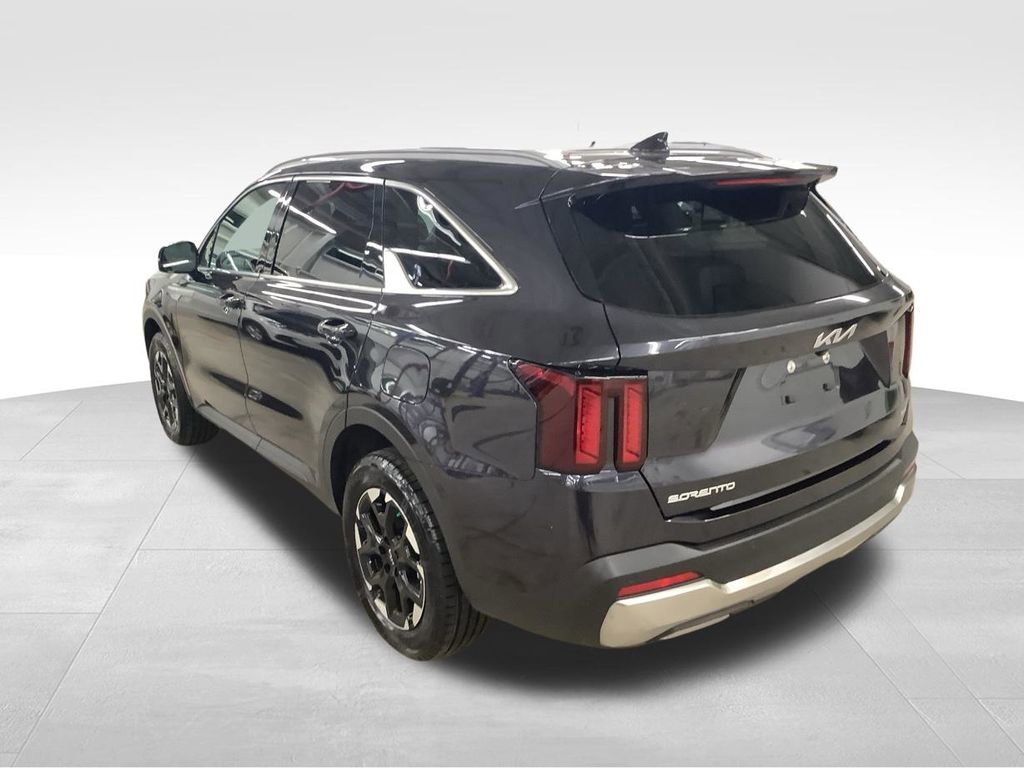 Certified 2025 Kia Sorento S w/ Panoramic Sunroof Package image 9