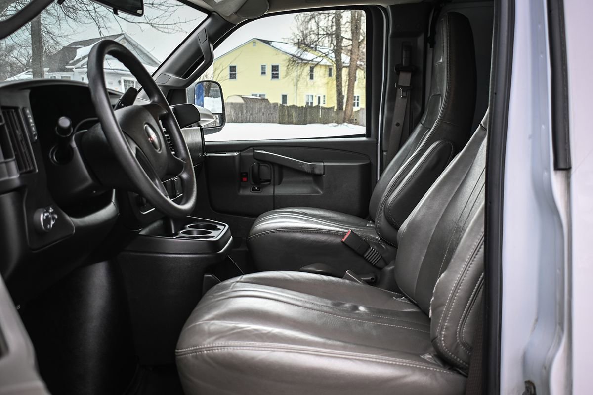 Used 2022 GMC Savana 2500 image 11