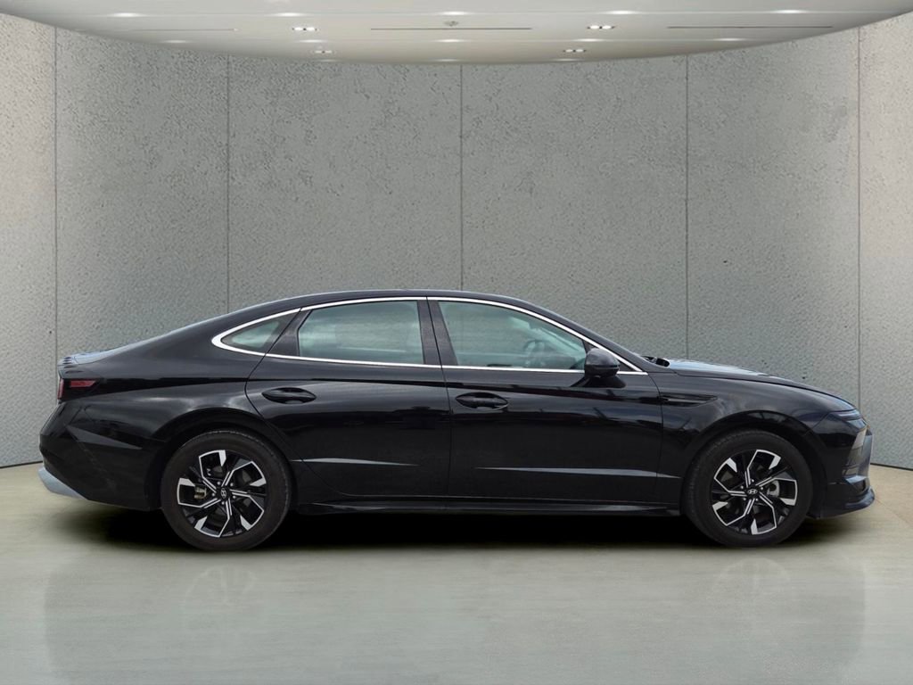 Used 2024 Hyundai Sonata SEL image 2