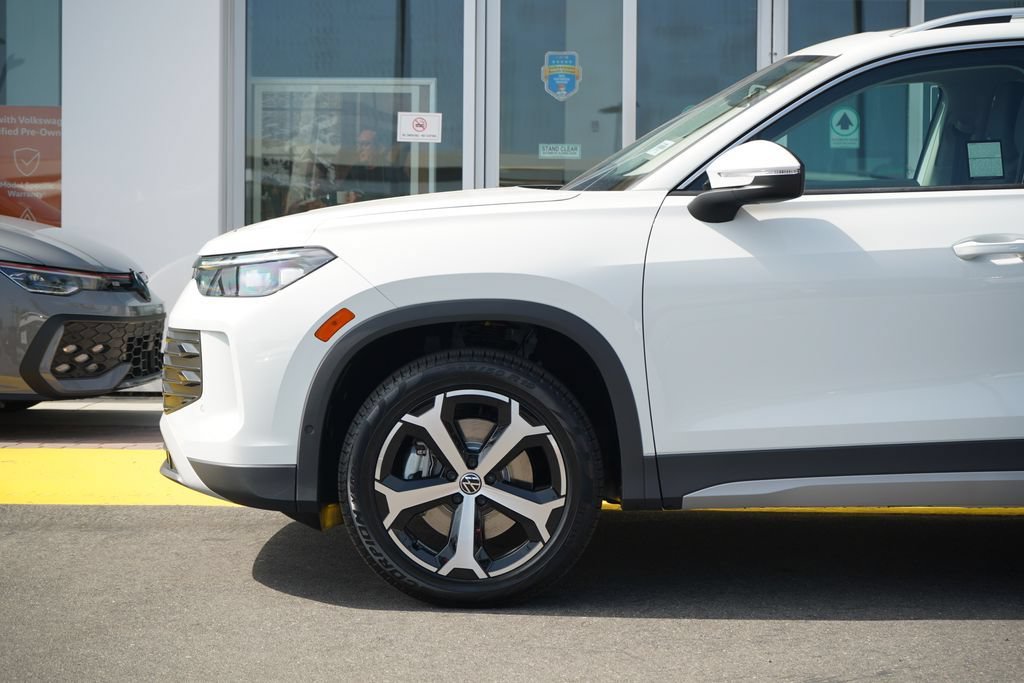 New 2026 Volkswagen Tiguan SE AWD/4WD image 2