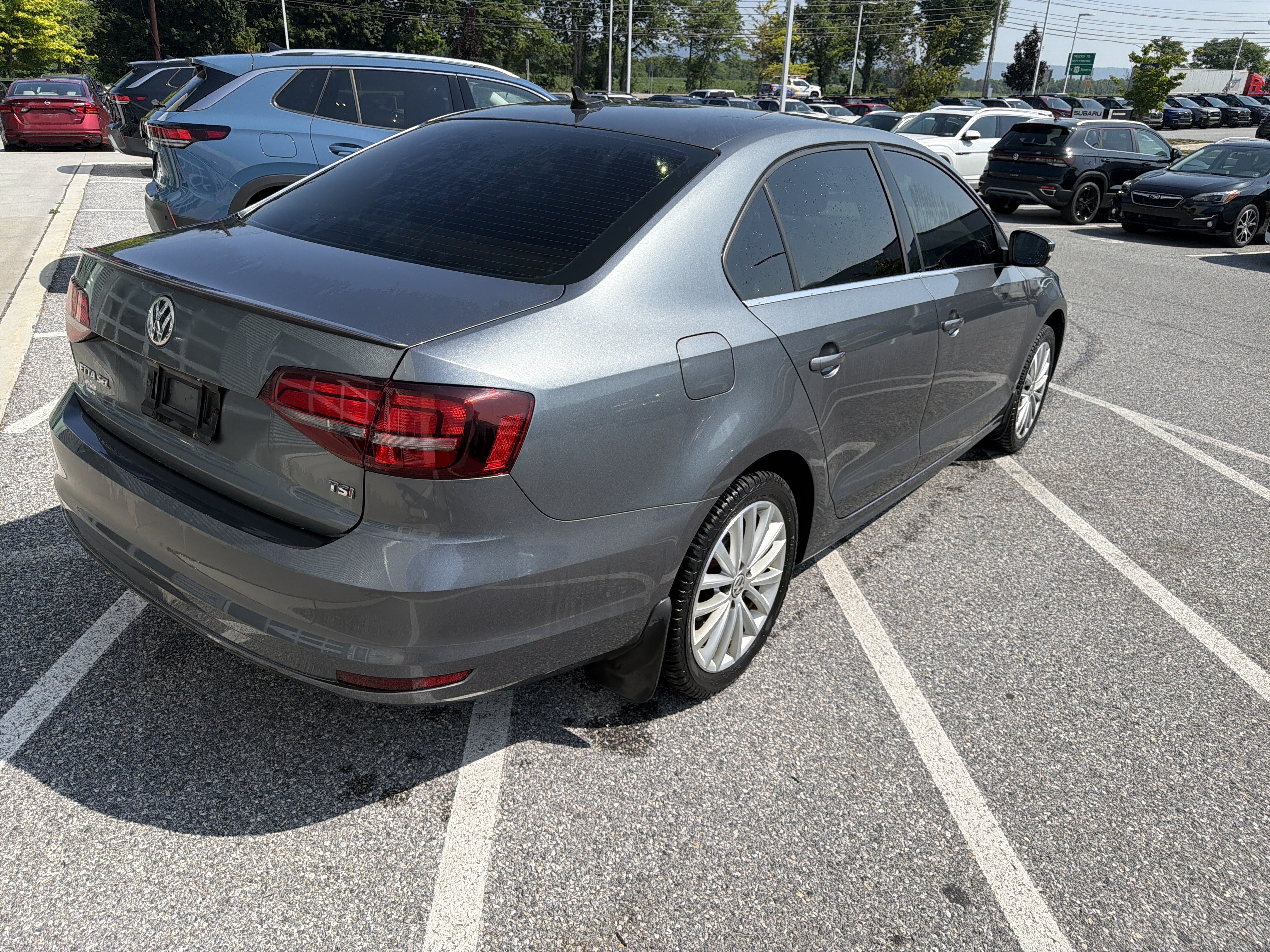Used 2016 Volkswagen Jetta SEL FWD image 6