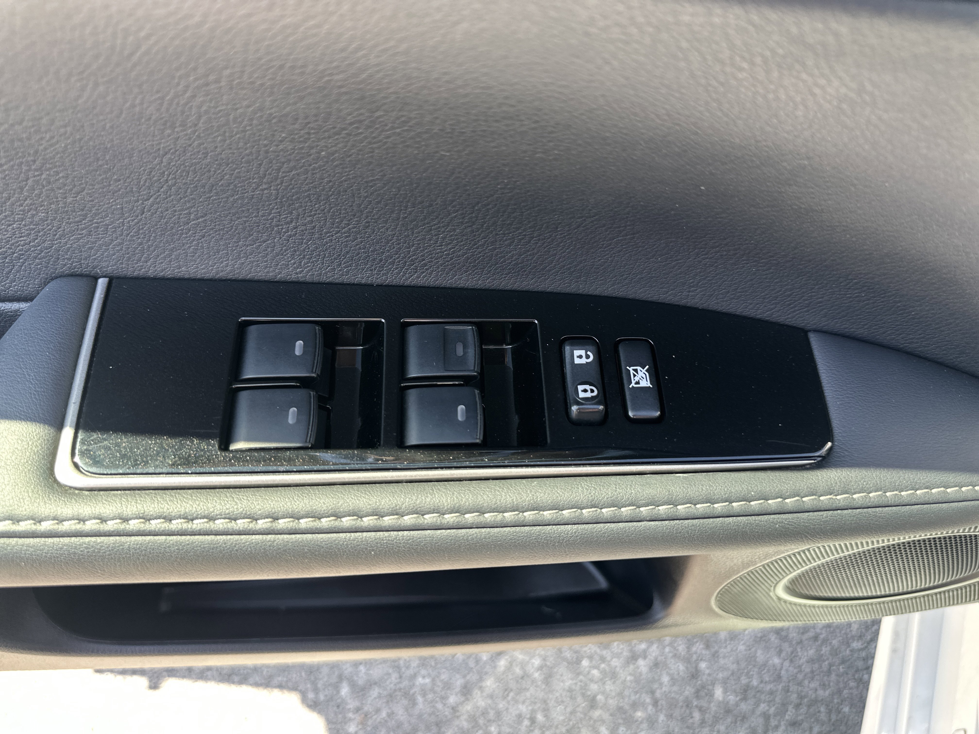 Used 2016 Lexus ES 350 w/ Premium Package w/Wood Trim FWD image 23