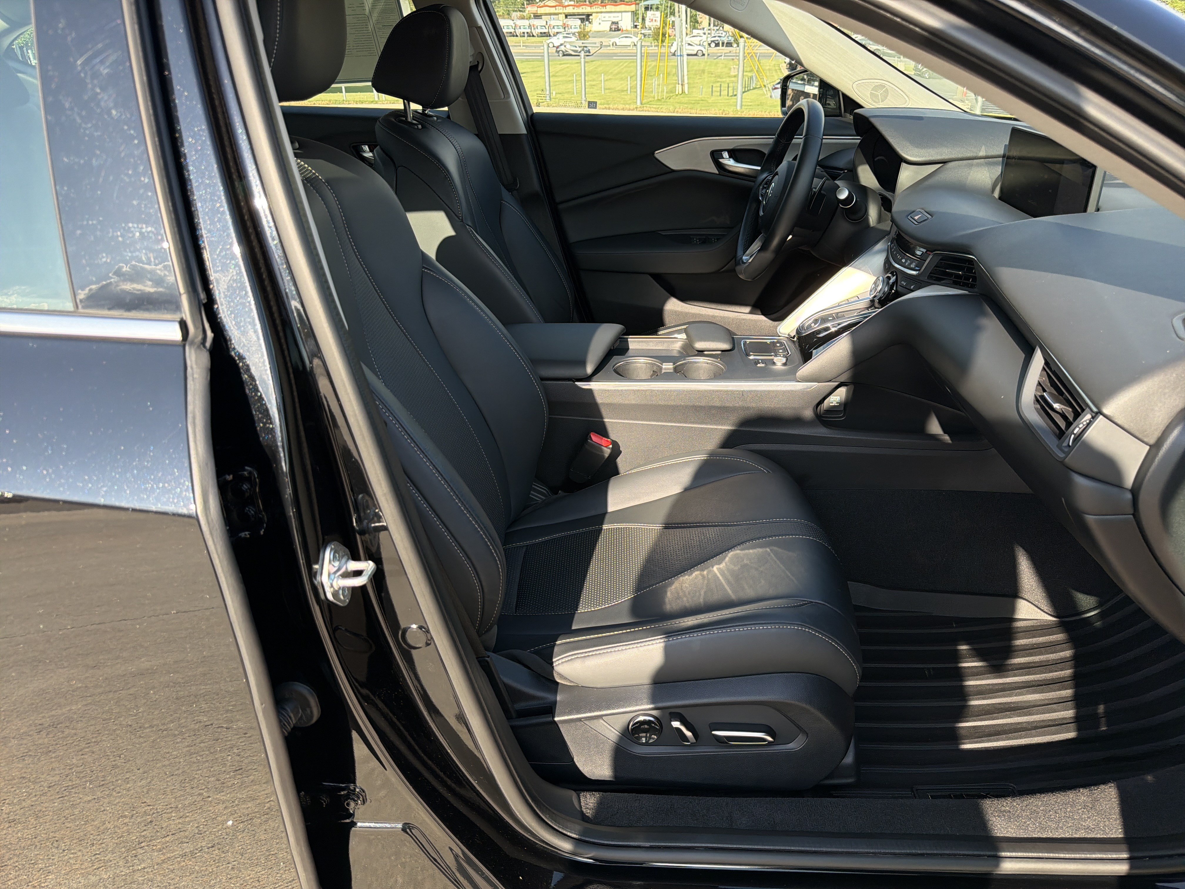 Certified 2025 Acura TLX w/ Technology Package FWD image 32