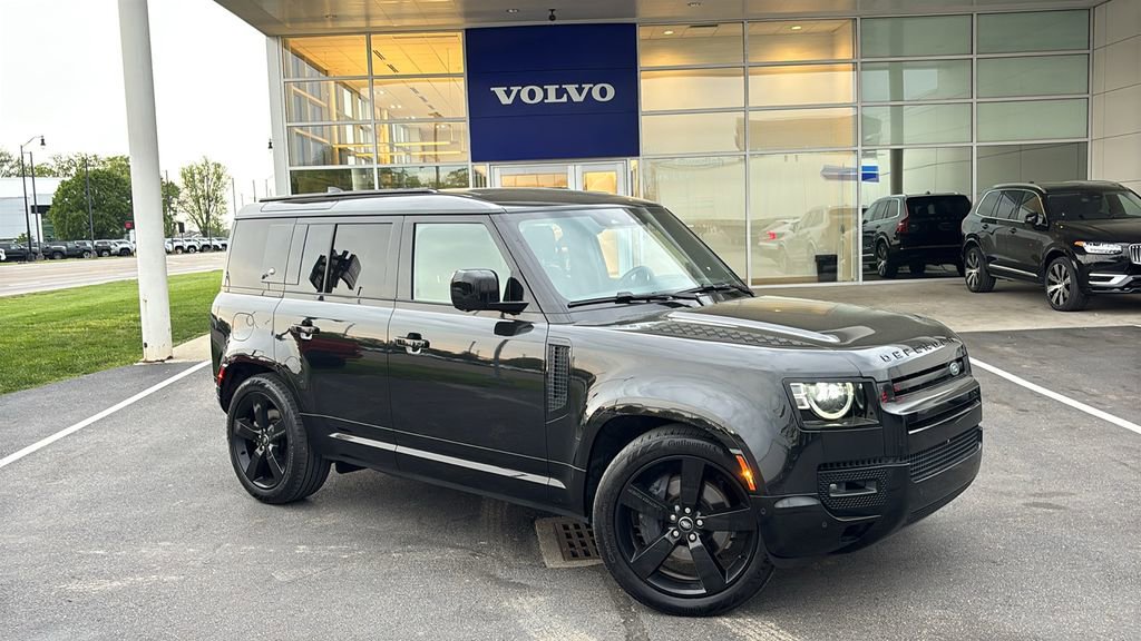 Used 2024 Land Rover Defender 110 X-Dynamic SE AWD/4WD image 2
