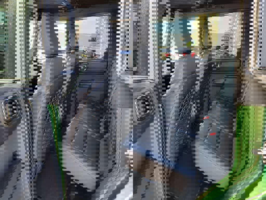 Used 2025 Ford Bronco Badlands image 12