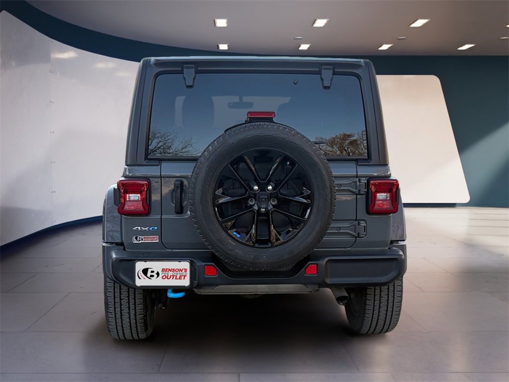 Used 2022 Jeep Wrangler Unlimited Sahara image 4