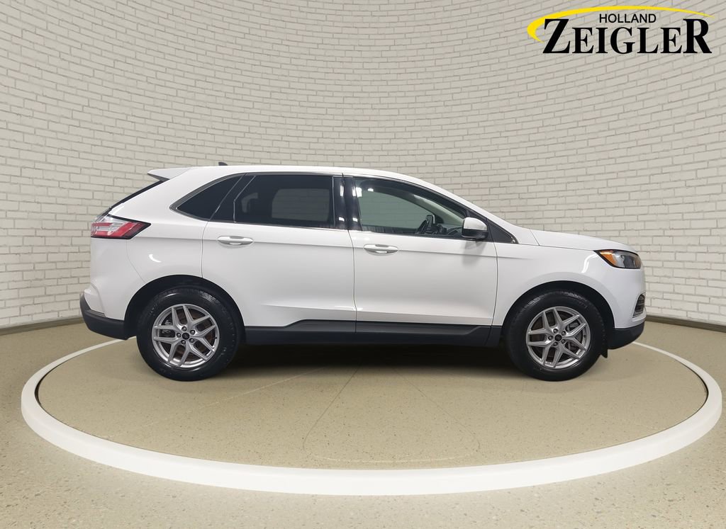 Used 2024 Ford Edge SEL image 3
