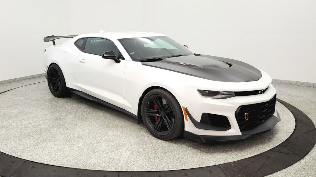Used 2021 Chevrolet Camaro ZL1 RWD image 7