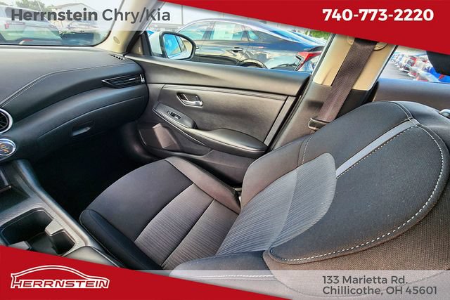 Used 2024 Nissan Sentra SV w/ All-Weather Package FWD image 9
