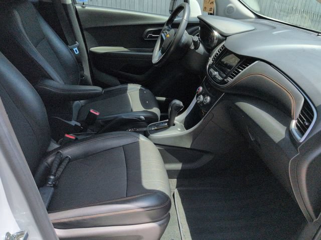 Used 2019 Chevrolet Trax LT w/ LT Convenience Package FWD image 28