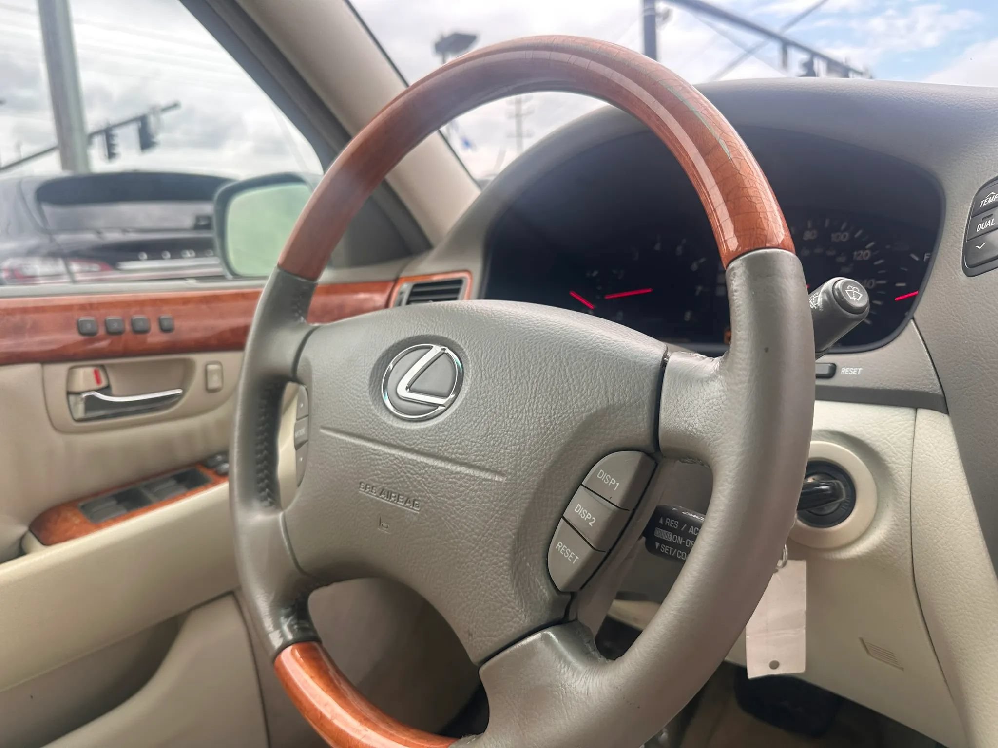 Used 2001 Lexus LS 430 RWD image 39