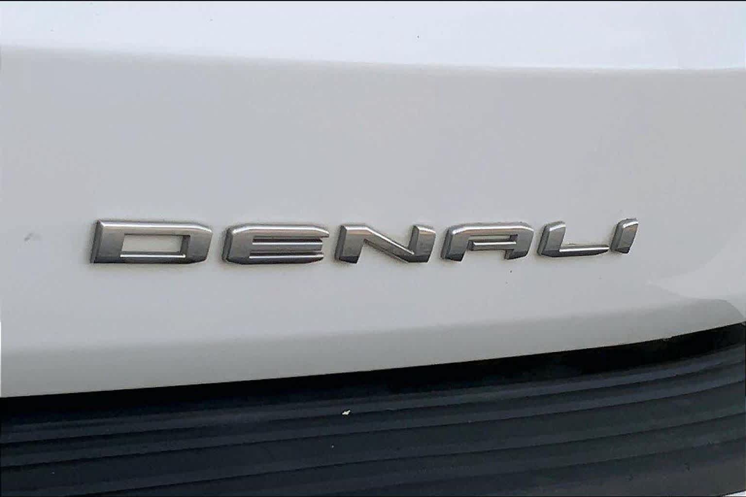 Used 2022 GMC Yukon Denali RWD image 8