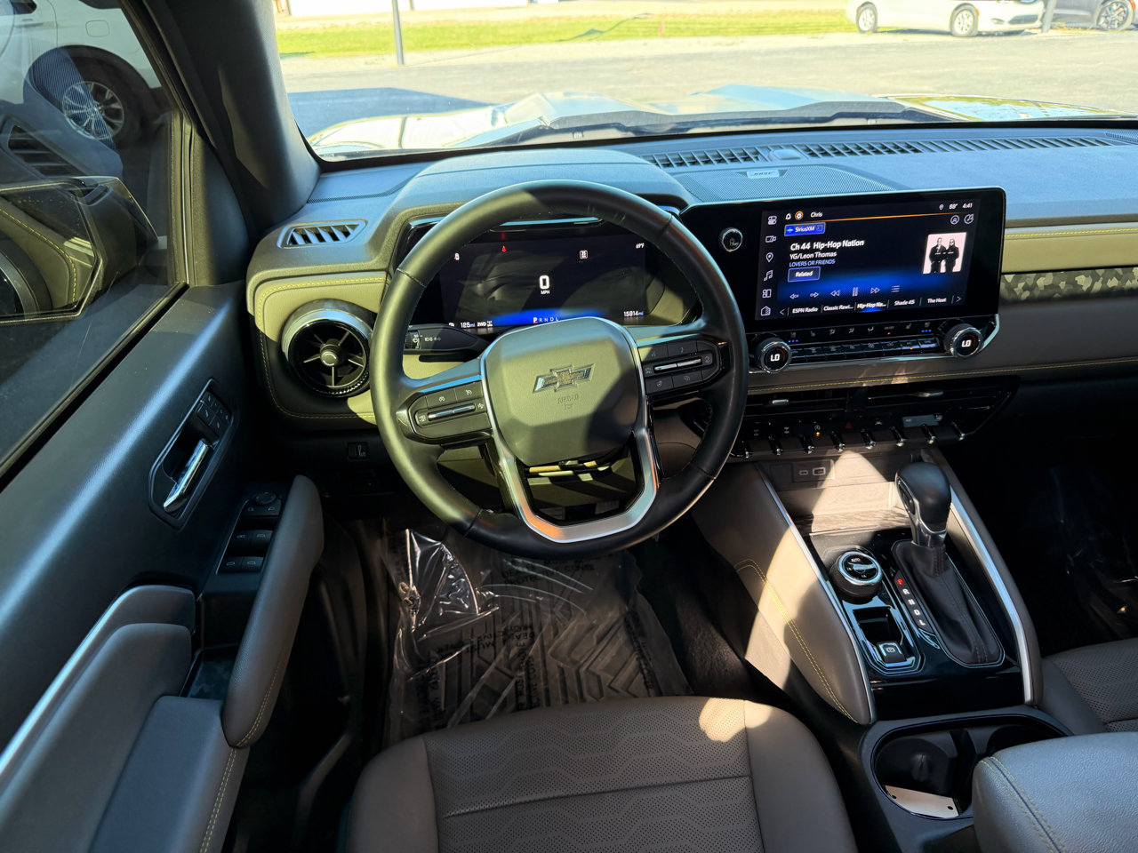 Used 2024 Chevrolet Colorado ZR2 w/ ZR2 Convenience Package III image 14