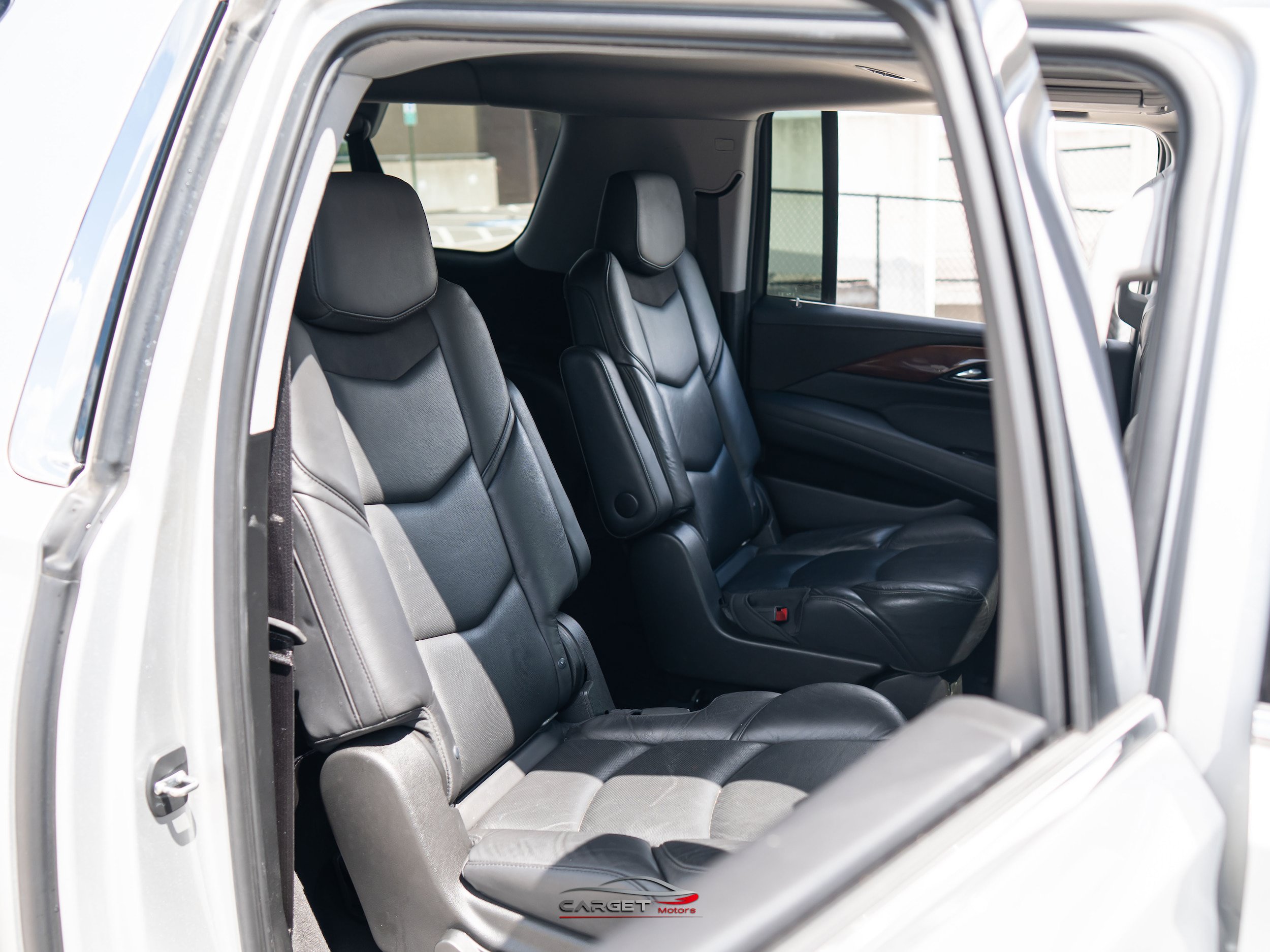 Used 2019 Cadillac Escalade ESV Premium Luxury AWD/4WD image 18