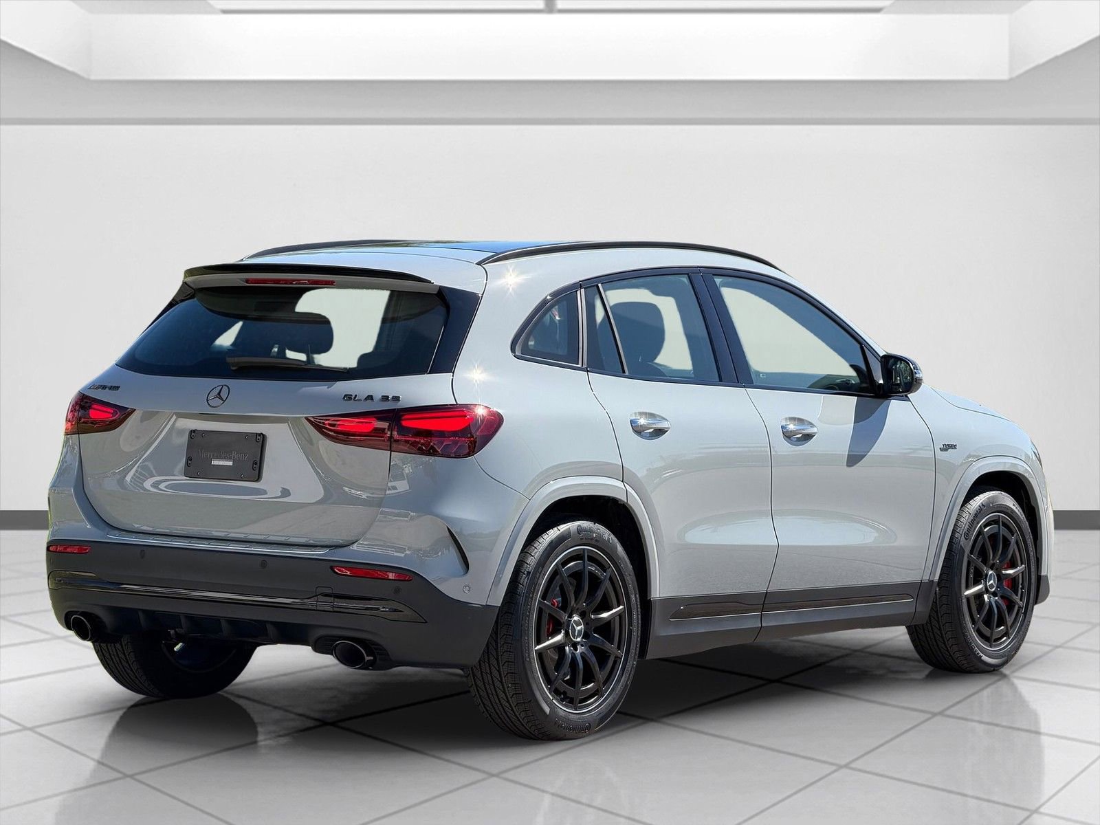 New 2026 Mercedes-Benz GLA 35 AMG 4MATIC image 3