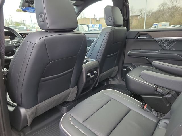 New 2026 GMC Acadia Denali w/ Super Cruise Package image 14