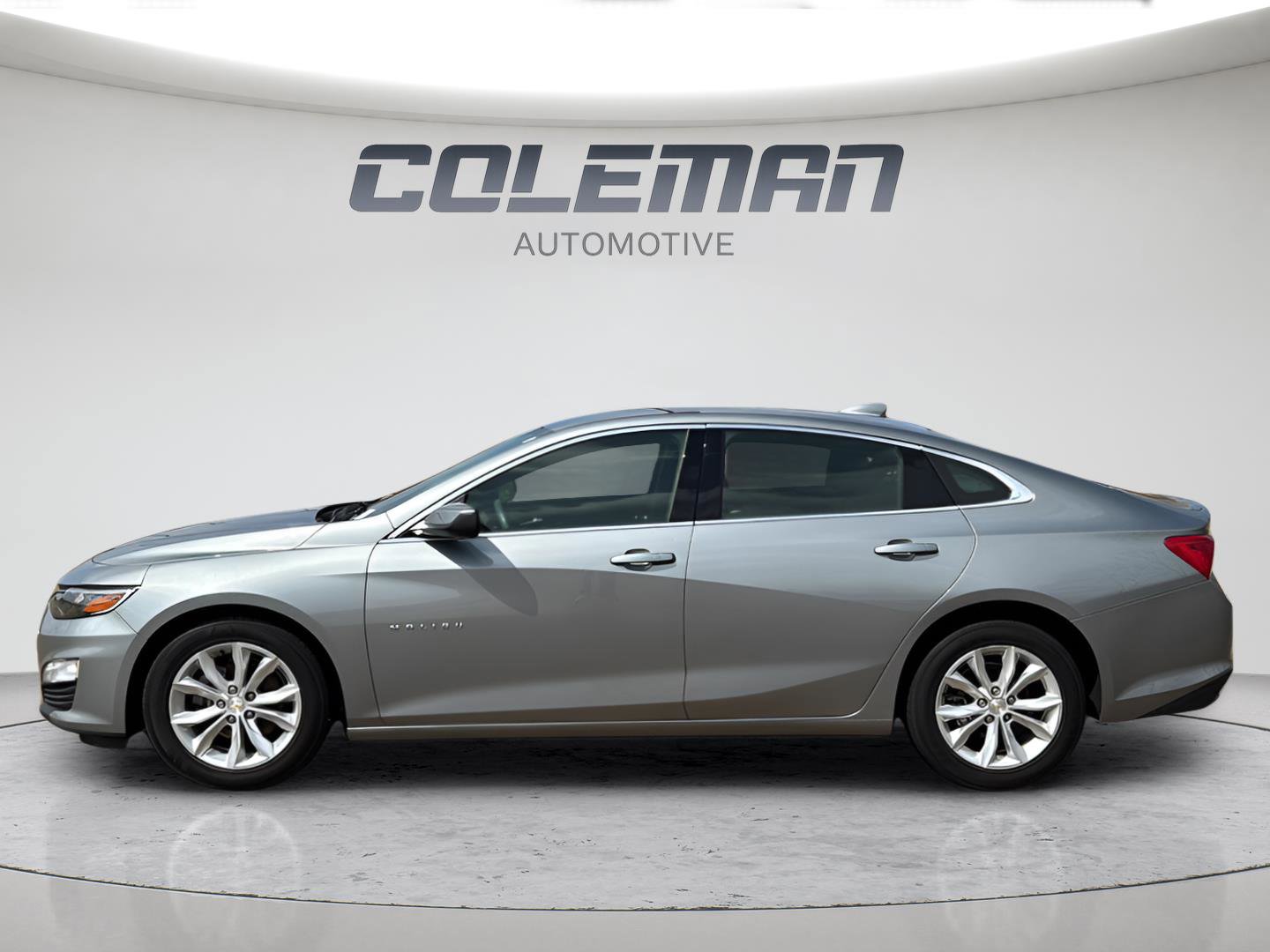 Used 2024 Chevrolet Malibu LT image 2