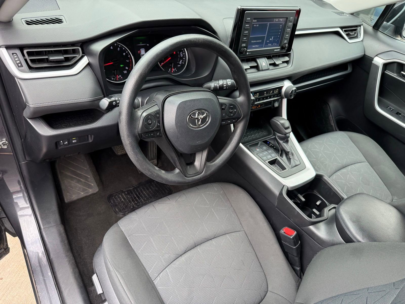Used 2022 Toyota RAV4 XLE AWD/4WD image 11
