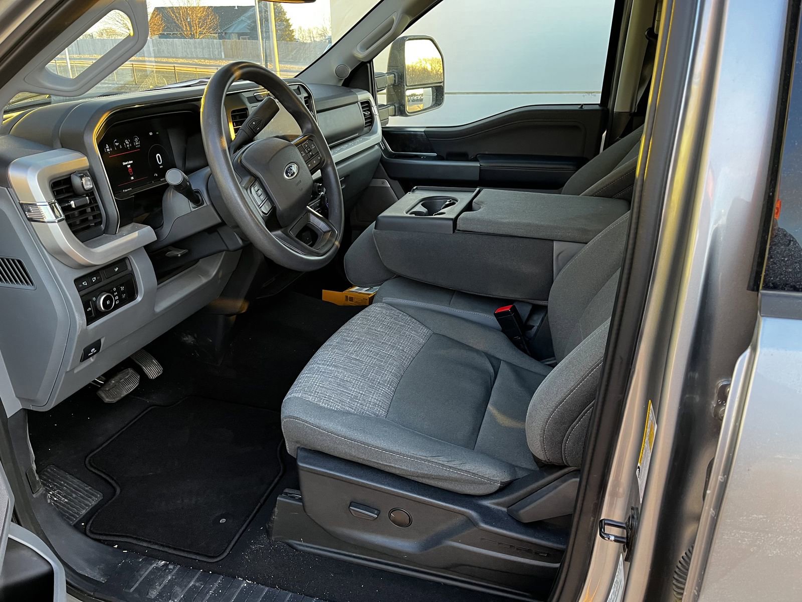 Used 2023 Ford F250 XLT w/ XLT Premium Package image 5
