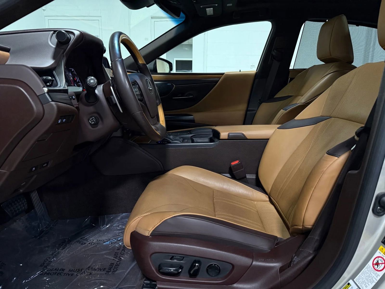 Used 2019 Lexus ES 350 Ultra Luxury w/ Accessory Package image 13