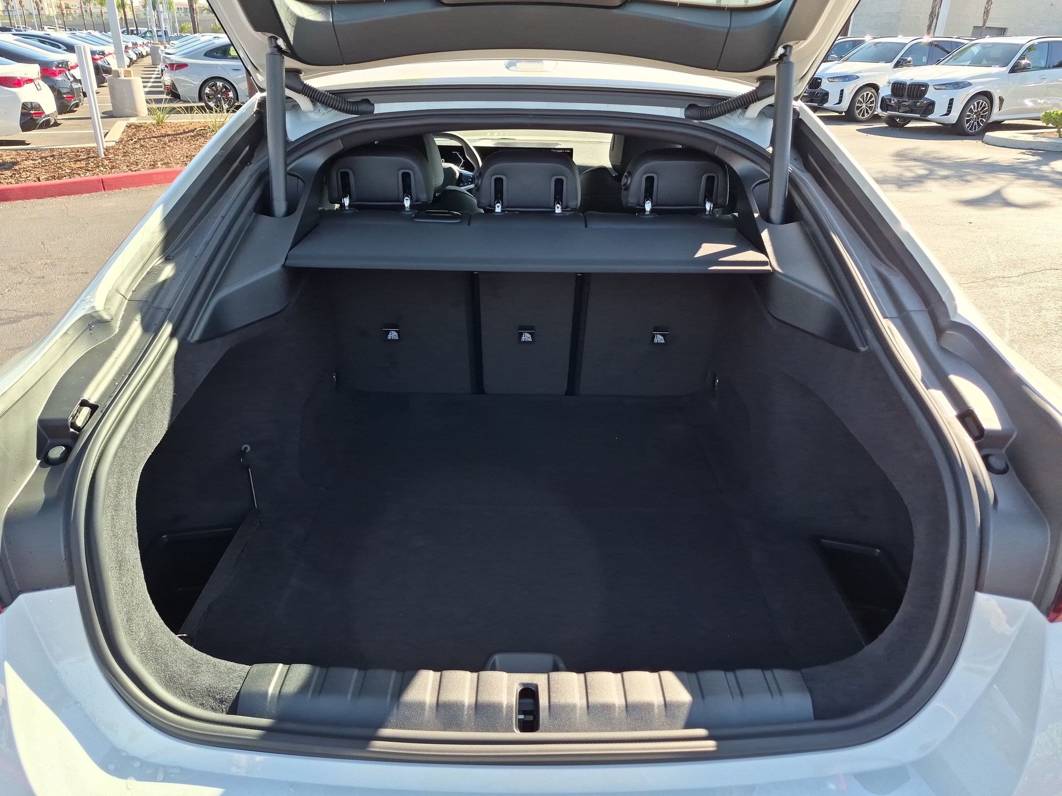 New 2026 BMW i4 eDrive40 w/ Driving Assistance Package RWD image 32