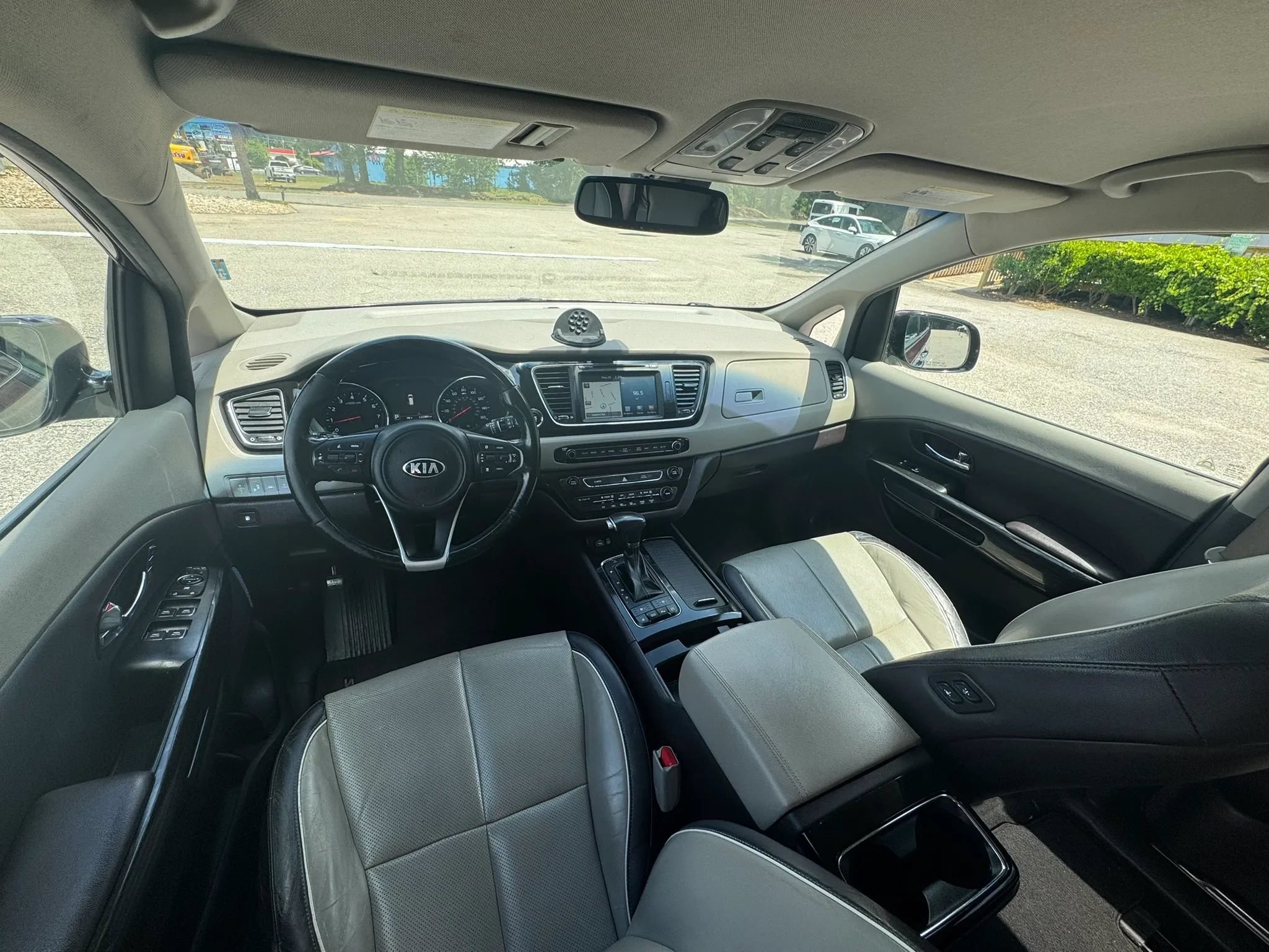 Used 2018 Kia Sedona SX Limited FWD image 22