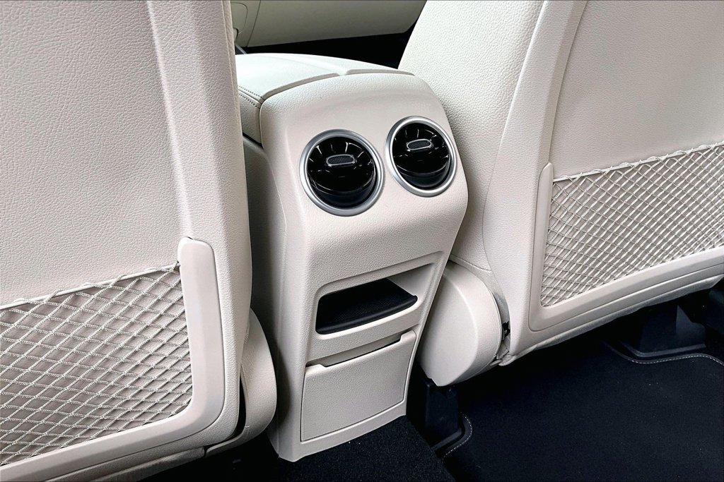 Used 2026 Mercedes-Benz GLB 250 4MATIC image 25