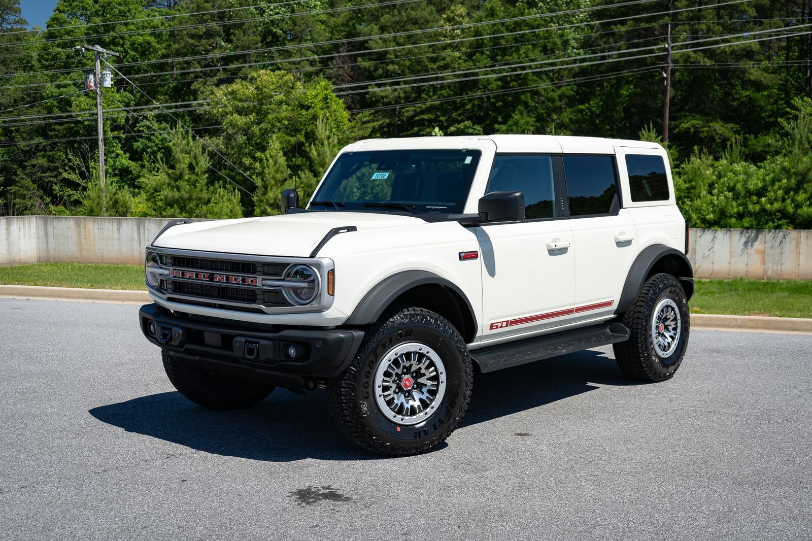 New 2026 Ford Bronco Outer Banks w/ Sasquatch Package AWD/4WD image 4