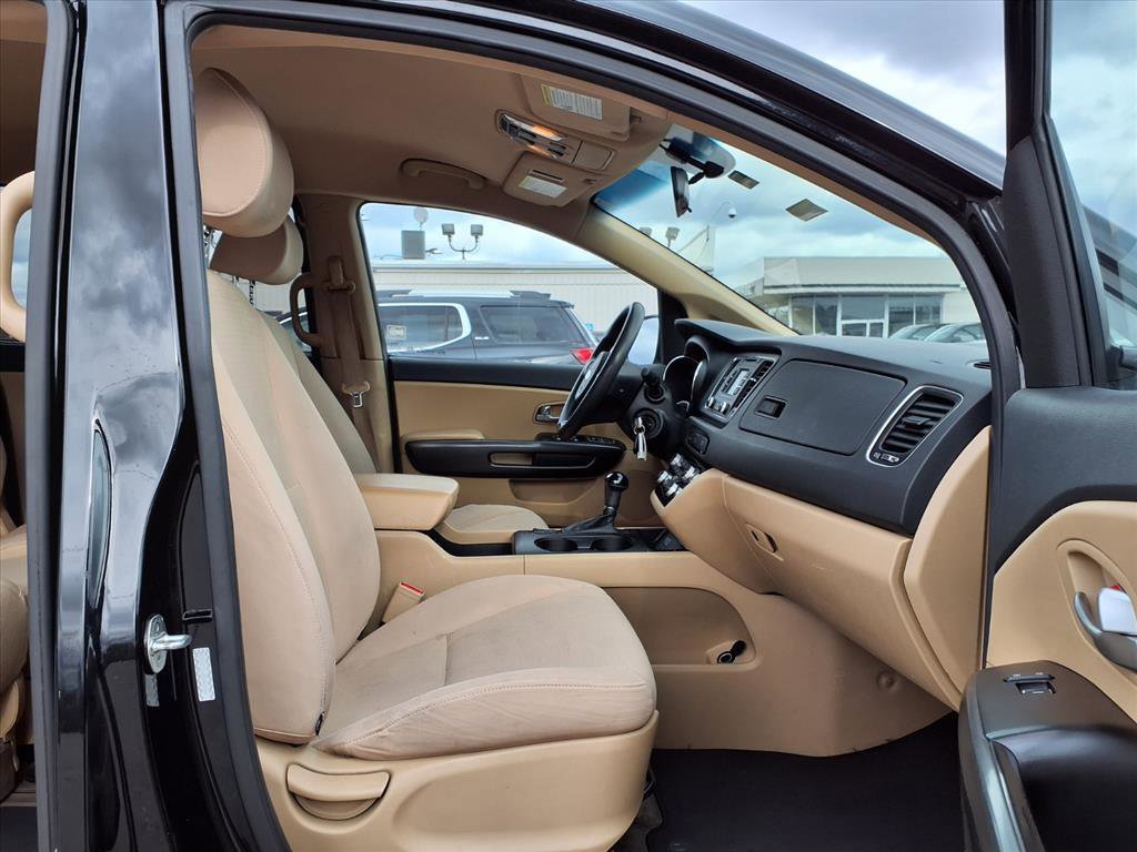 Used 2016 Kia Sedona LX w/ Option Group 020 FWD image 23