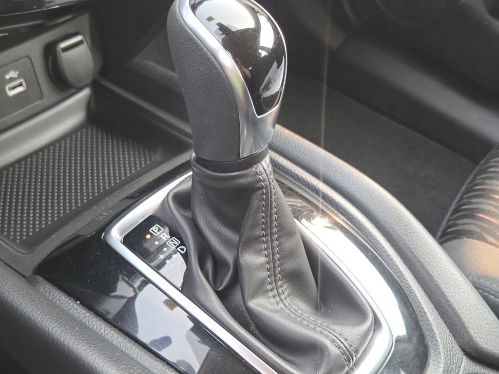 Used 2020 Nissan Rogue S AWD/4WD image 31