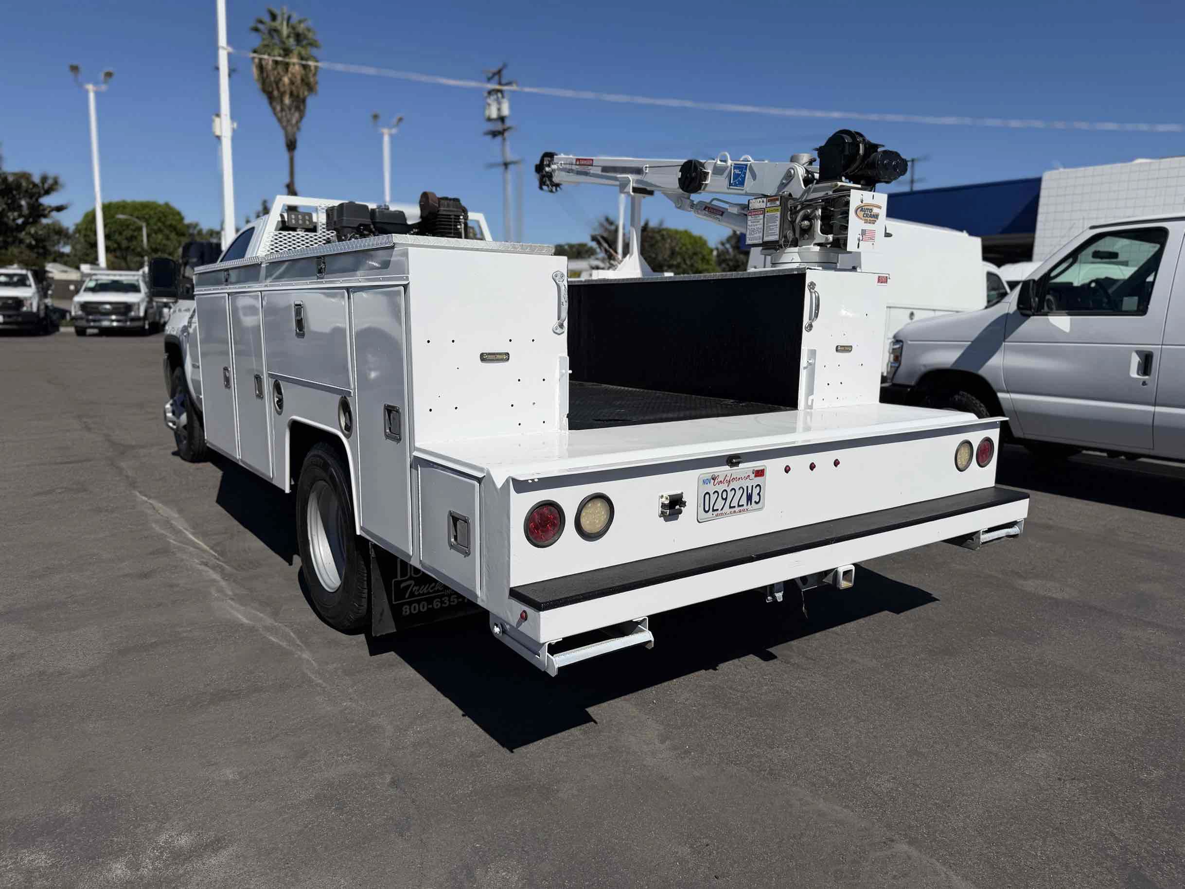 Used 2017 GMC Sierra 3500 2WD Regular Cab image 3