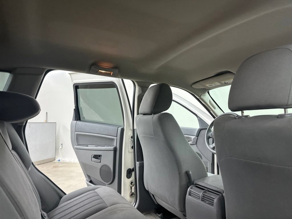 Used 2005 Jeep Grand Cherokee Laredo AWD/4WD image 23