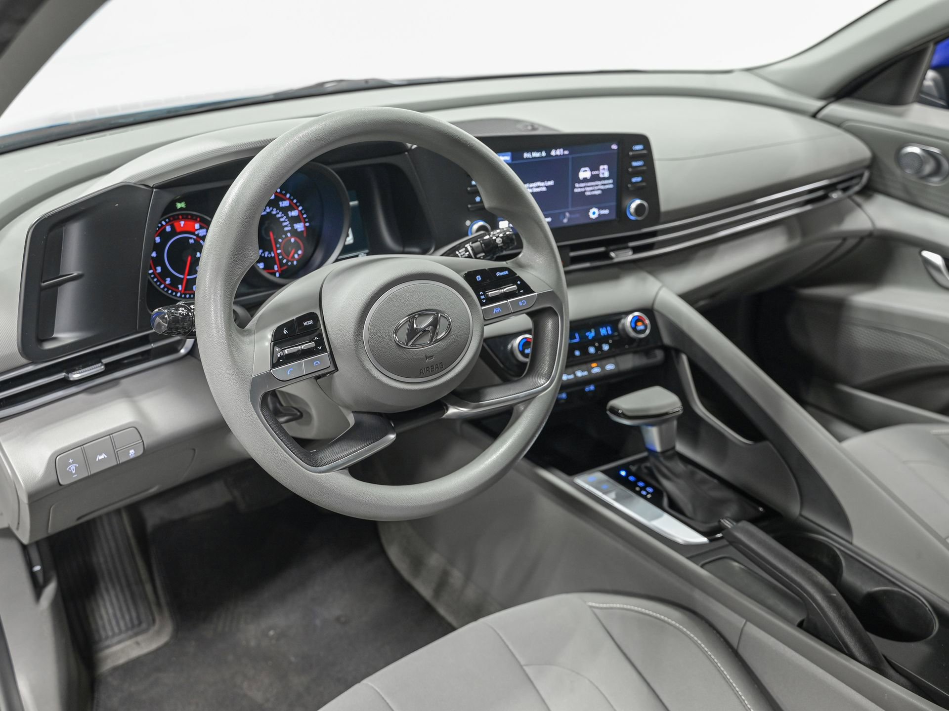 Used 2023 Hyundai Elantra SEL image 16