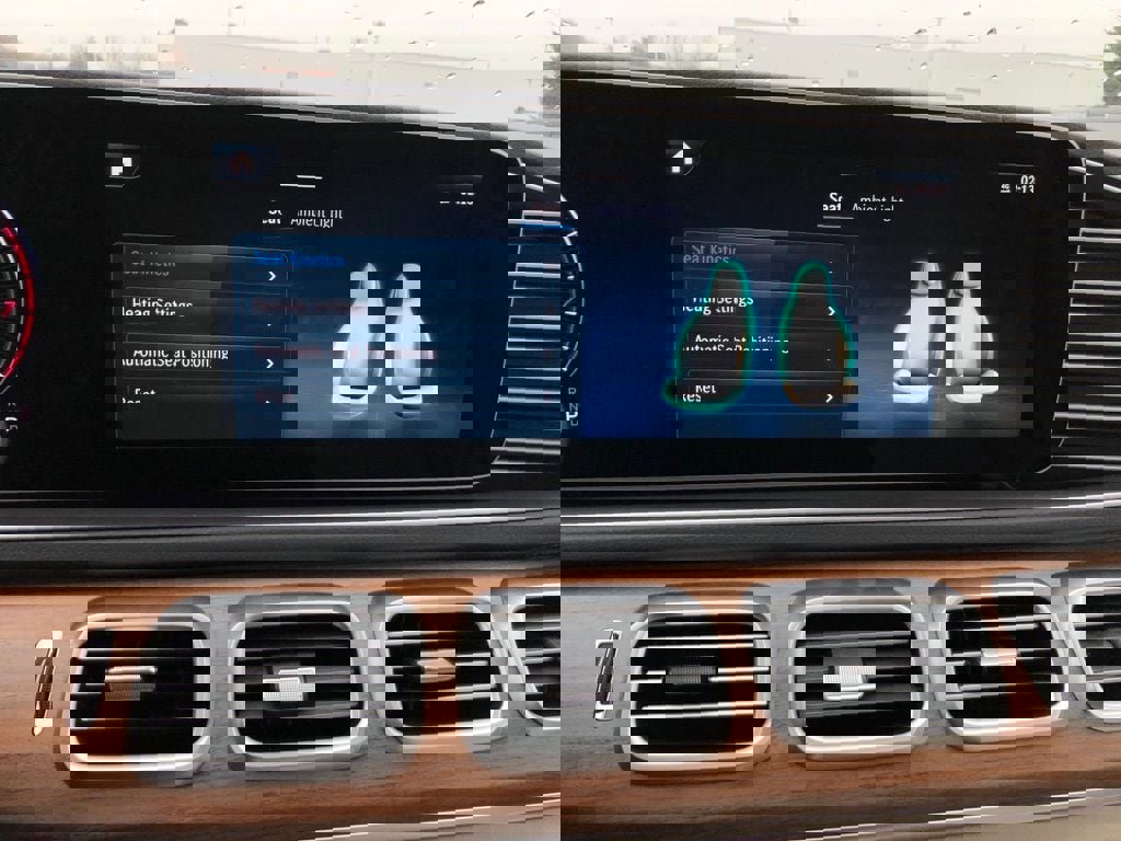 New 2026 Mercedes-Benz GLS 450 4MATIC image 28