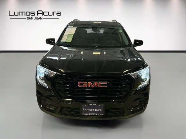 Used 2024 GMC Terrain SLE w/ Driver Convenience Package FWD image 2