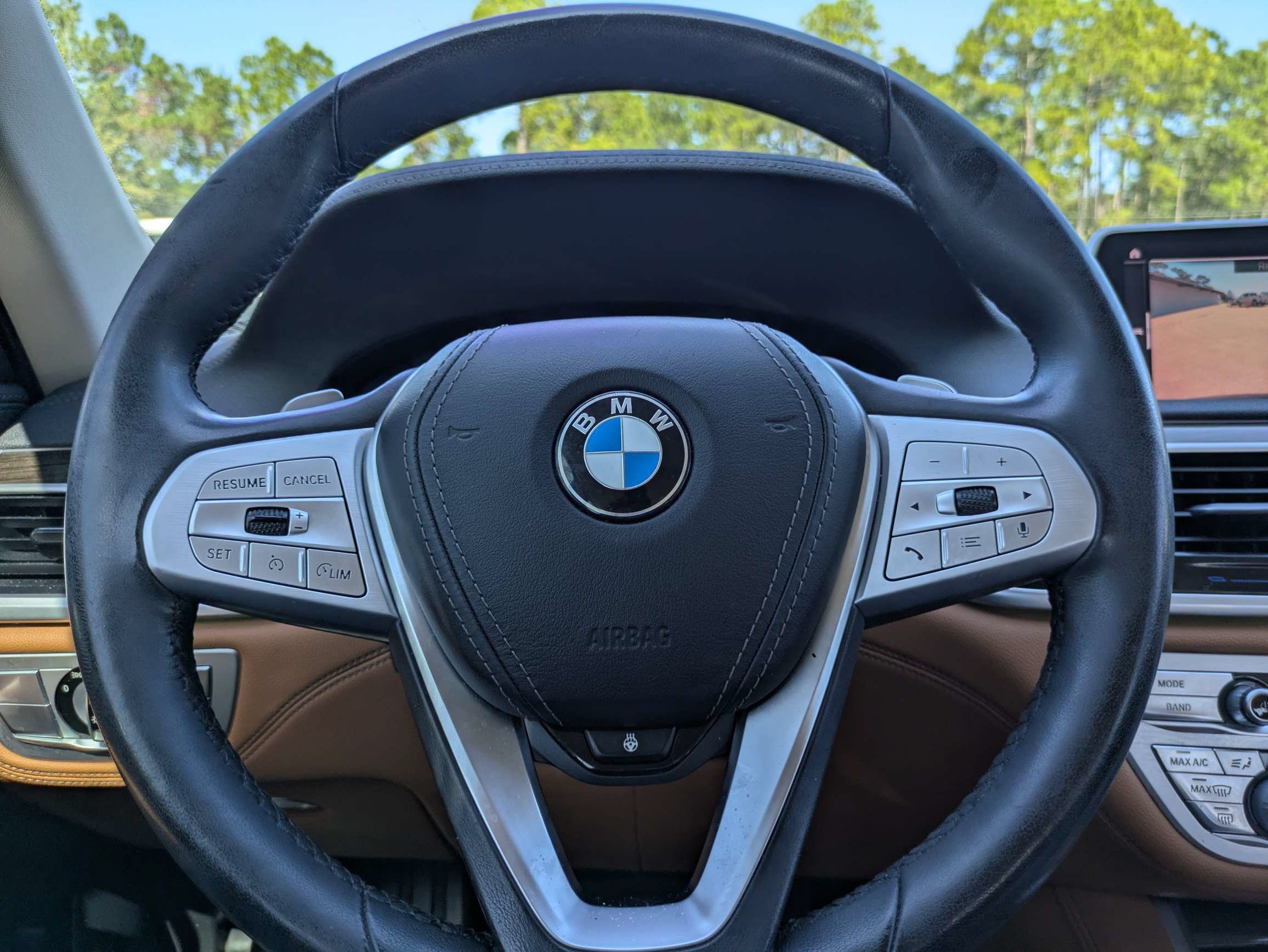 Used 2020 BMW 740i w/ Premium Package RWD image 19