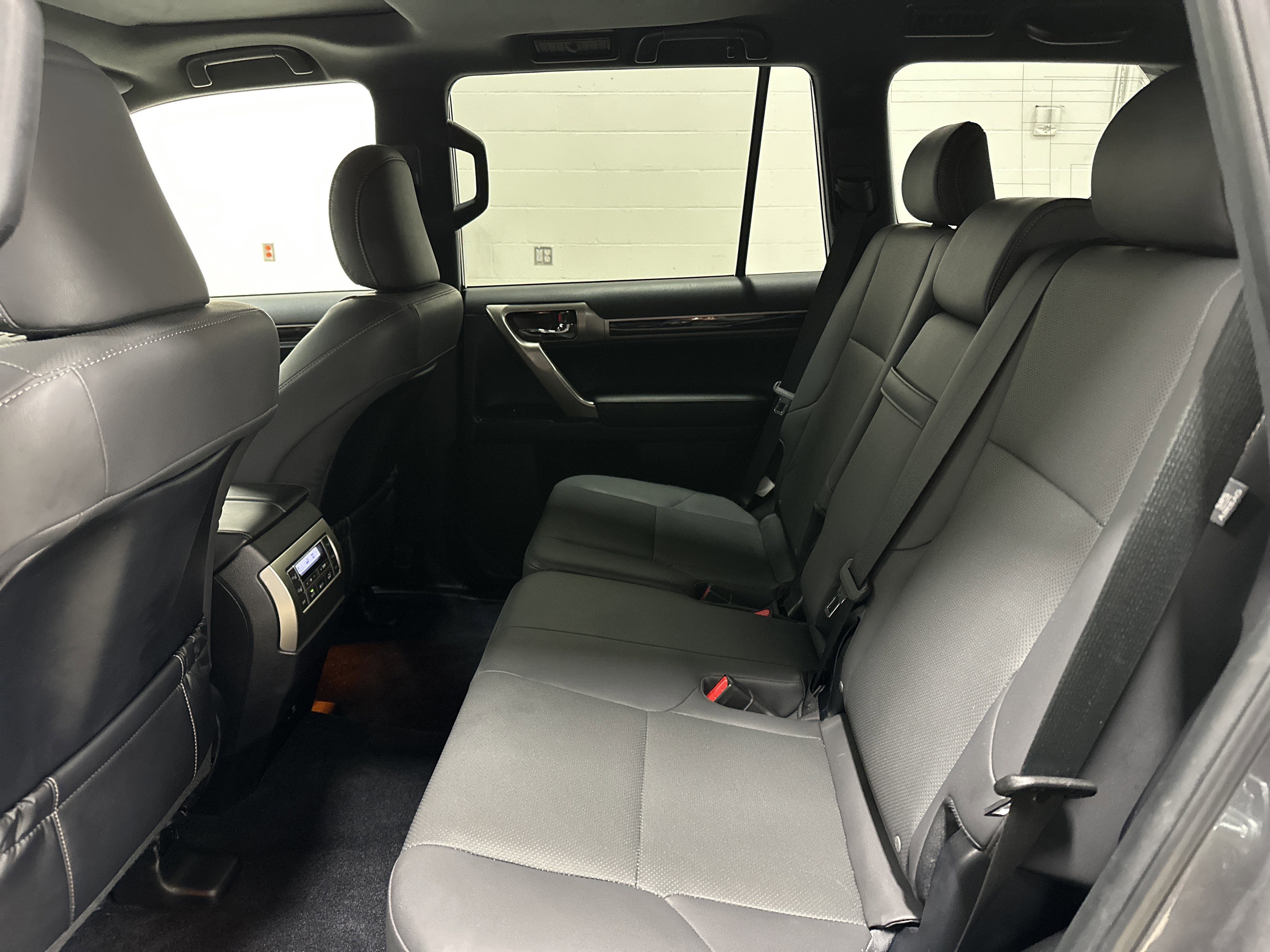 Used 2021 Lexus GX 460 Premium w/ Premium Package image 31