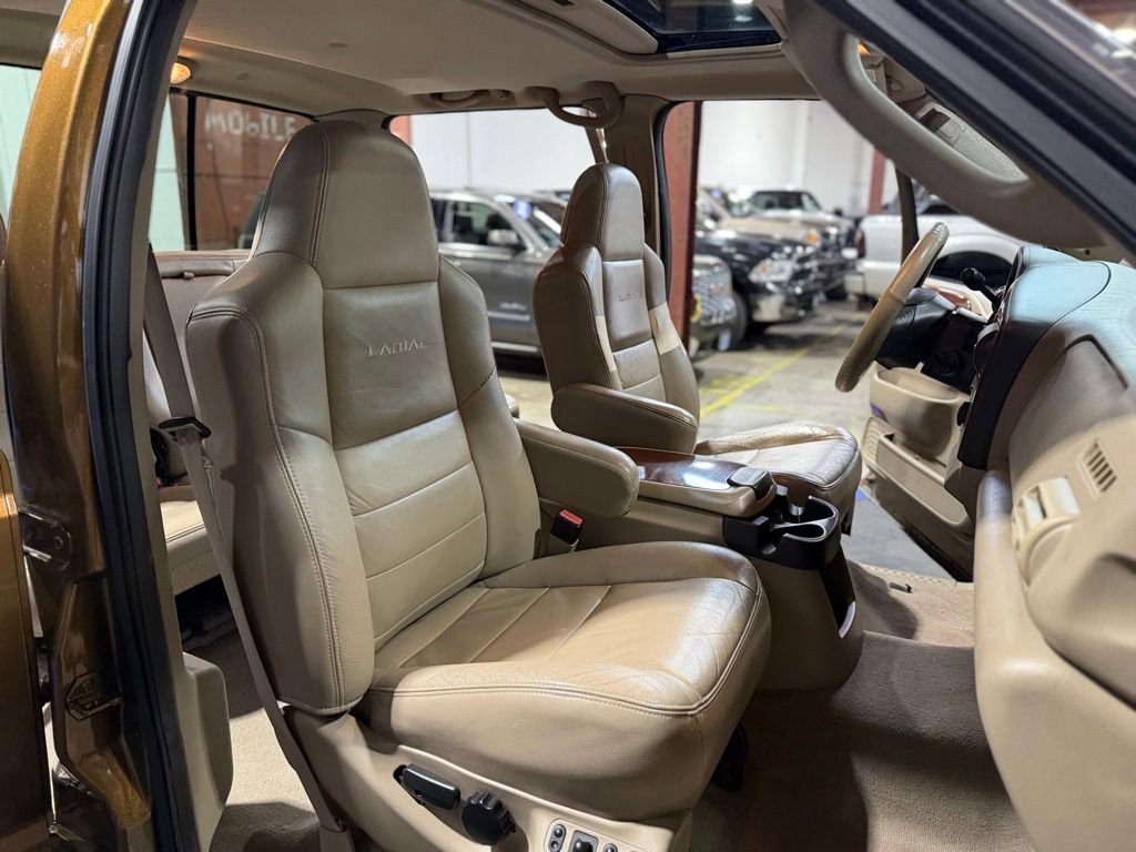 Used 2005 Ford F350 Lariat image 24