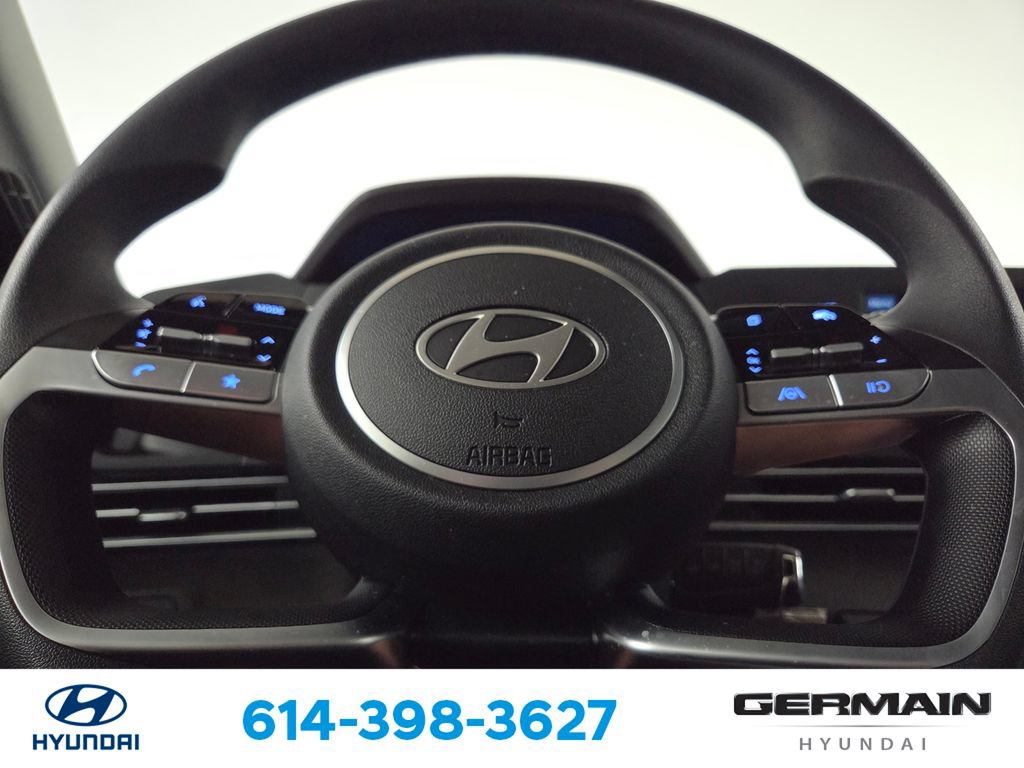 Used 2025 Hyundai Elantra SE FWD image 22