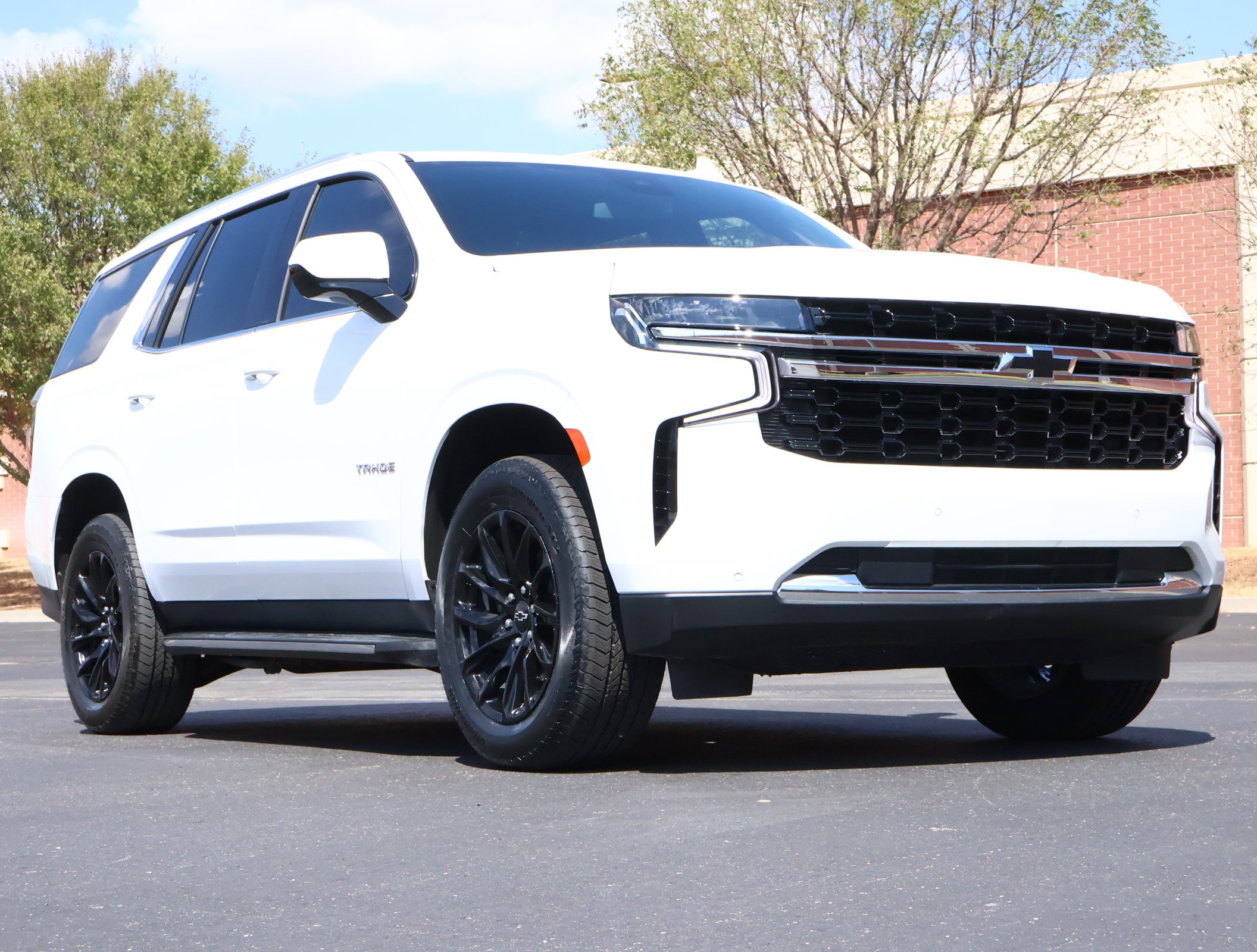 Used 2023 Chevrolet Tahoe LS RWD image 1