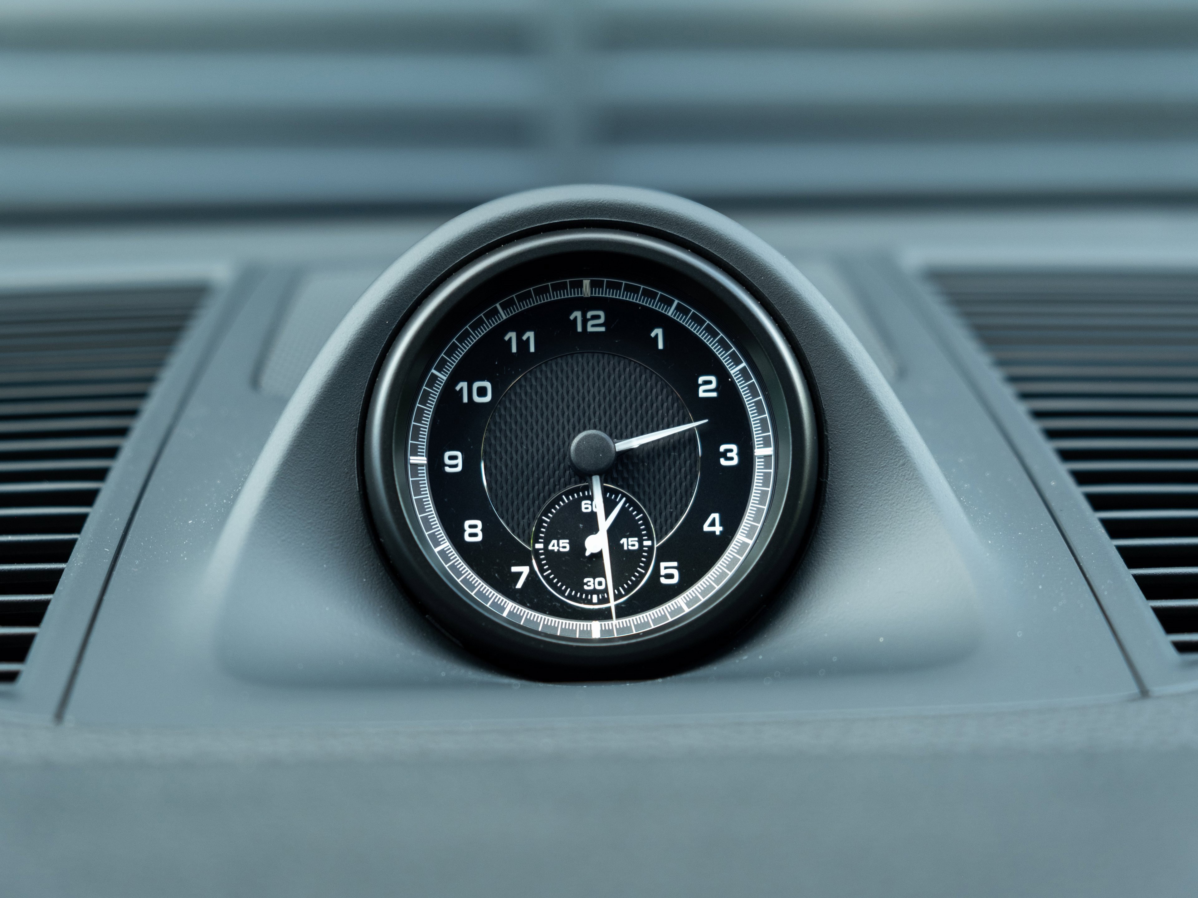 Certified 2025 Porsche Macan image 19