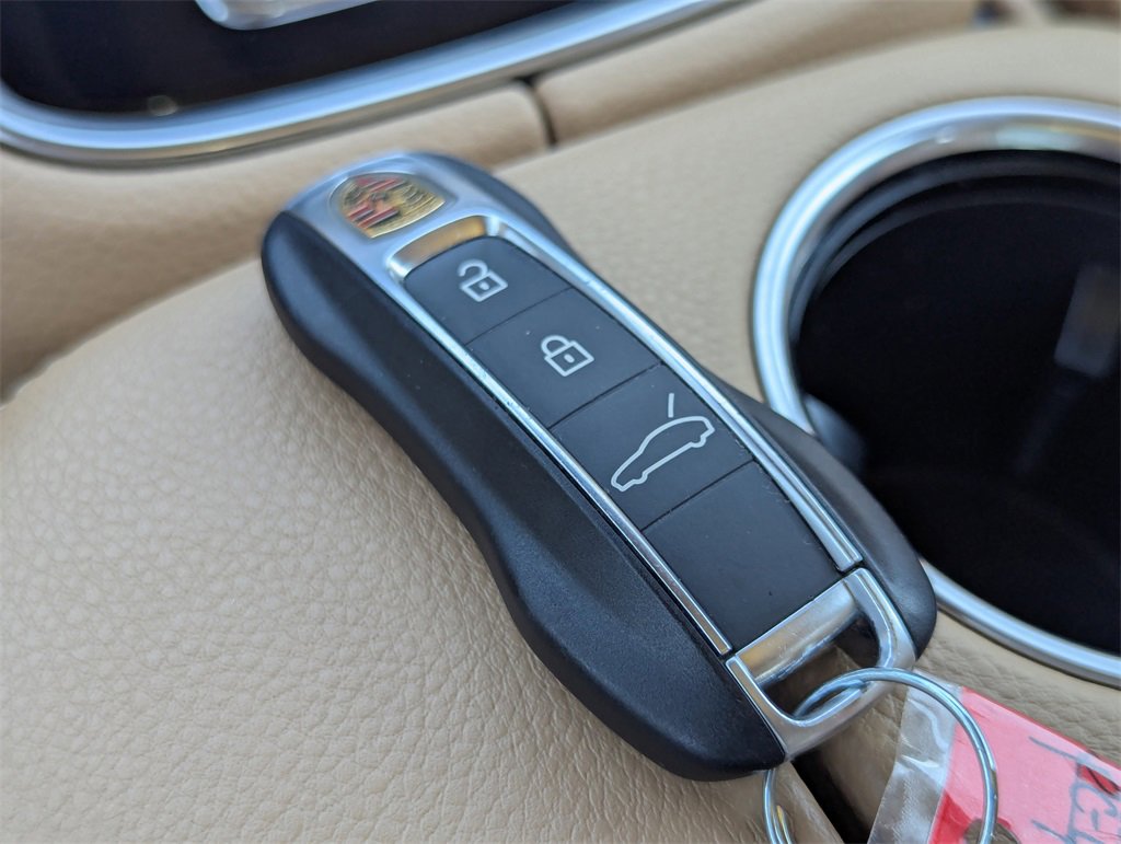 Used 2019 Porsche Panamera 4 image 24