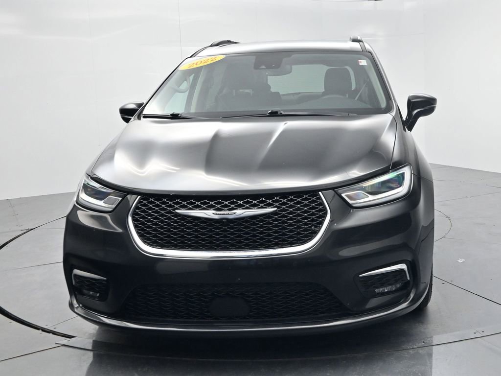 Used 2022 Chrysler Pacifica Touring-L image 3