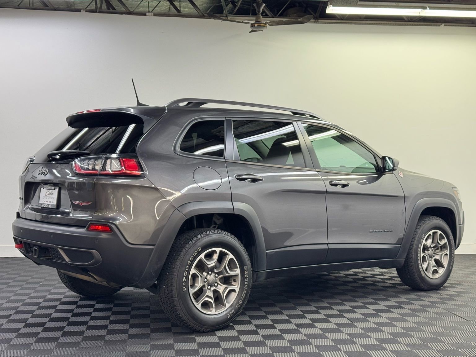Used 2021 Jeep Cherokee Trailhawk w/ Comfort/Convenience Group image 2